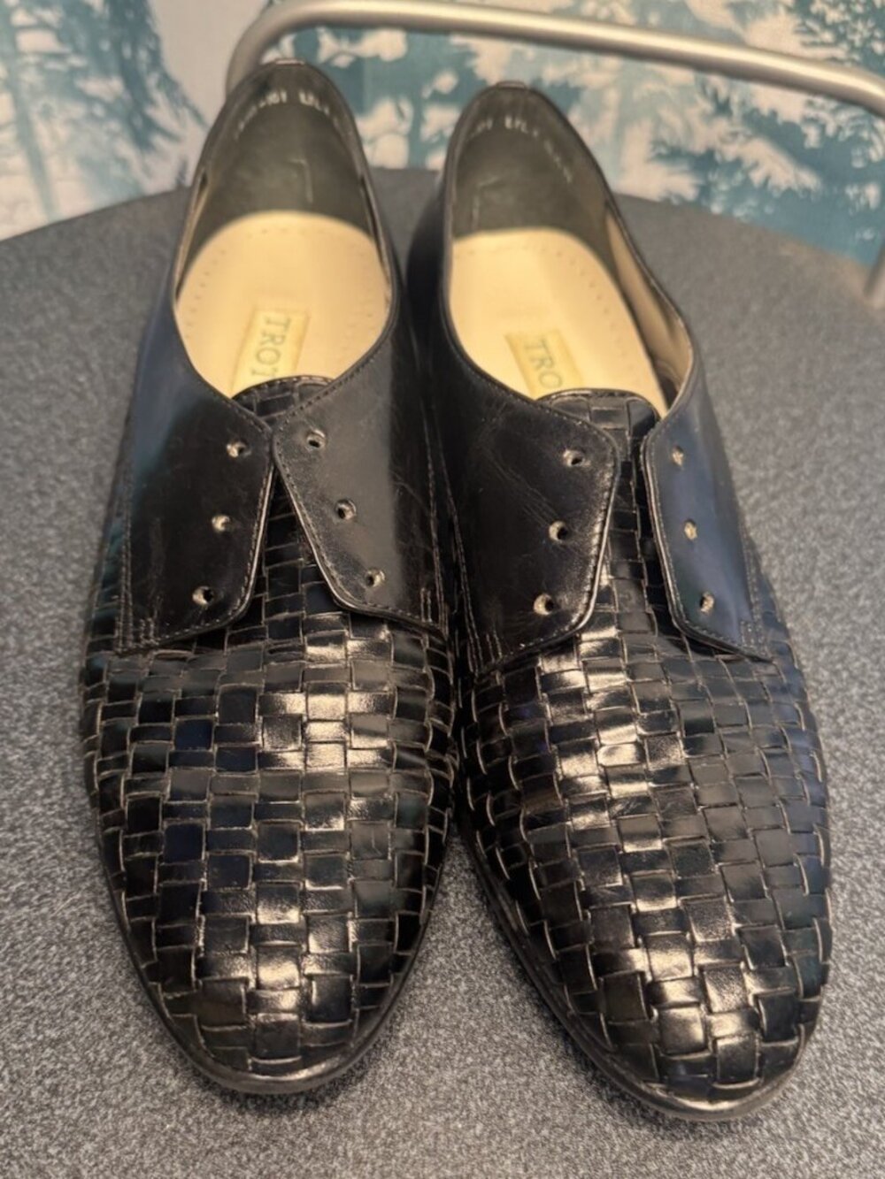 Trotters Women's Lila Basket Woven Black Leather Shoes Oxfords - US Size 8 1/2 N